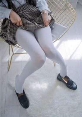 年轻的妻子在线观看