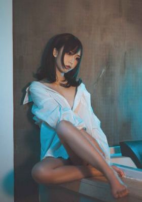 图书馆里的女友